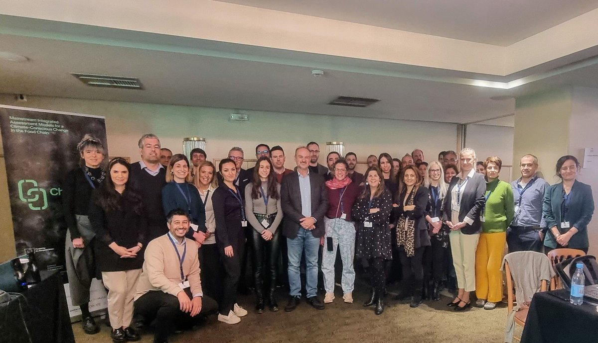 PTITECNiCAFE's tweet photo. #Enestemomento junto a nuestro socio fundador @supracafeesp , participamos en  Atenas - Grecia, del conglomerado institucional internacional, que unifica el trabajo colaborativo en pro de identificar e implementar acciones para mitigar la variabilidad climática en el café. https://t.co/cZUBv5xLAg