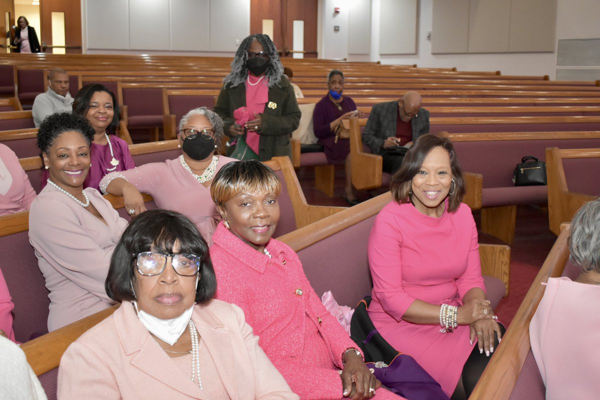 AKATauPiOmega's tweet photo. Members of Tau Pi Omega adorned in shades of pink and pearls, came together to deepen the bonds of sisterhood through worship and praise at St. Philip AME Church this past Sunday.  #TauPiOmega #StrengtheningOurSisterhood #Worship #Praise #RechargedandRenewed #PinkAndPearls https://t.co/TpDCMxGY5o