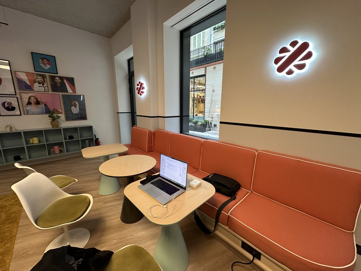 gbitaudeau's tweet photo. Vraiment super l’espace de co-working dans les locaux de Malt ! Merci @Malt_Community https://t.co/wTsmAL9lQF