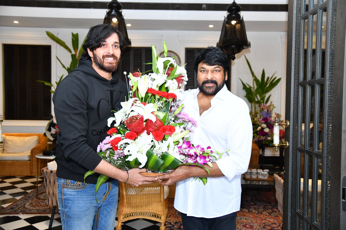 PROHarisarasu's tweet photo. @KChiruTweets ಮೀಟ್ ಮಾಡಿದ #Raymo ಖ್ಯಾತಿಯ ನಟ @Yoursishan ❤️ https://t.co/yR4zfCVt2D