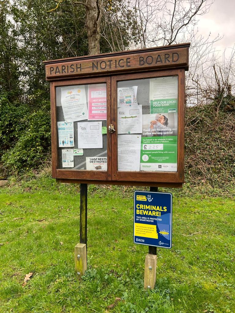 The team has been in Herefordshire today, putting the signs up for Ocle Pychard Parish group. They are now fully protected under the WDBC SmartWater scheme @JohnPaulCampion @HerefordCops @DeterTech_UK