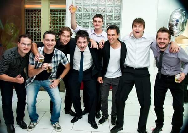 gzilles's tweet photo. Esse dia foi louco hein @bernardi_riki. Há 12 anos atrás segundo o Facebook 🎉 https://t.co/6gaDUjPNcn