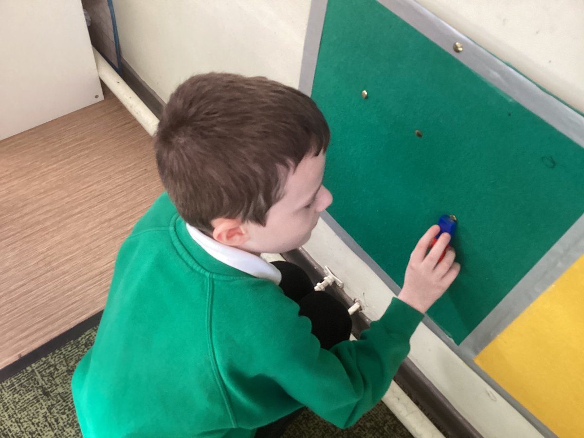 CaldiY5's tweet image. Year 5 are testing a range of materials to see which are magnetic @CaldiPrimary @AETscience 
#discoveringwhatispossible