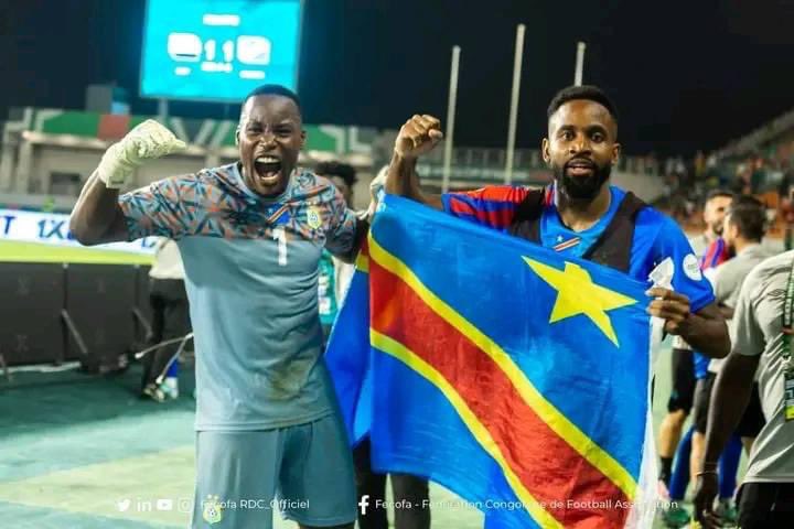 jenovicmbowa1's tweet photo. 🛑| #CAN202: @Bakambu17 𝒔’𝒆𝒙𝒑𝒍𝒊𝒒𝒖𝒆 𝒔𝒖𝒓 𝒔𝒐𝒏 𝒂𝒕𝒕𝒊𝒕𝒖𝒅𝒆 ⚽️🇨🇩
« Je n’étais fâché, j’étais juste déçu après mon penalty raté. Je sais que je ne suis pas au top de ma forme. Que ça soit sur terrain ou en dehors du terrain, j’ai un rôle à jouer »
@afrikfoot https://t.co/MRrMYEVCRD
