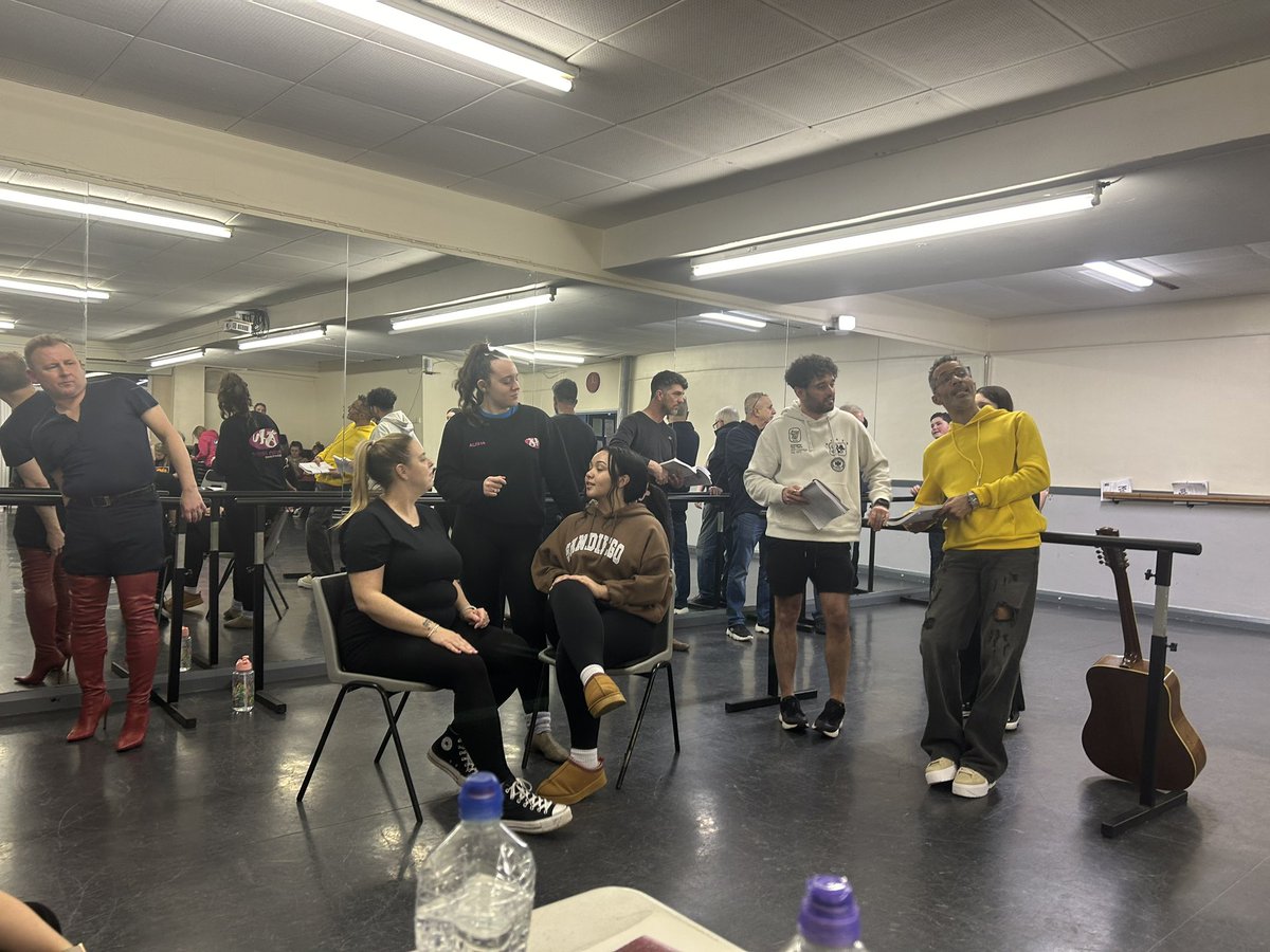 CentreStageCym1's tweet photo. Great rehearsal last night !! Get your tickets now!!! @TheatreDolman @DolmanTheatre @EntsSouthWales @EventsNewport https://t.co/vwnFoVXVmg