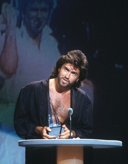 In January 1986, WHAM! took home the prize for Favourite Pop/Rock Video Group at the American Music Awards 🏆