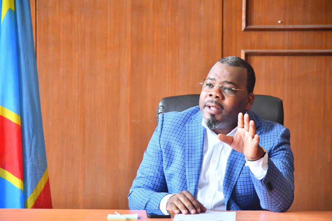 Int_Prov_Kin's tweet image. 30.01.24 : Répercutant les instructions d l’autorité urbaine, le Min. Prov. d l’Inter, a tenu 1 séance de travail avec les différents bourgmestres d Kin avec pr ordre du jour la sécurité ds les communes, l’assainissement des dites entités ainsi que le dossier Permis d’inhumation.