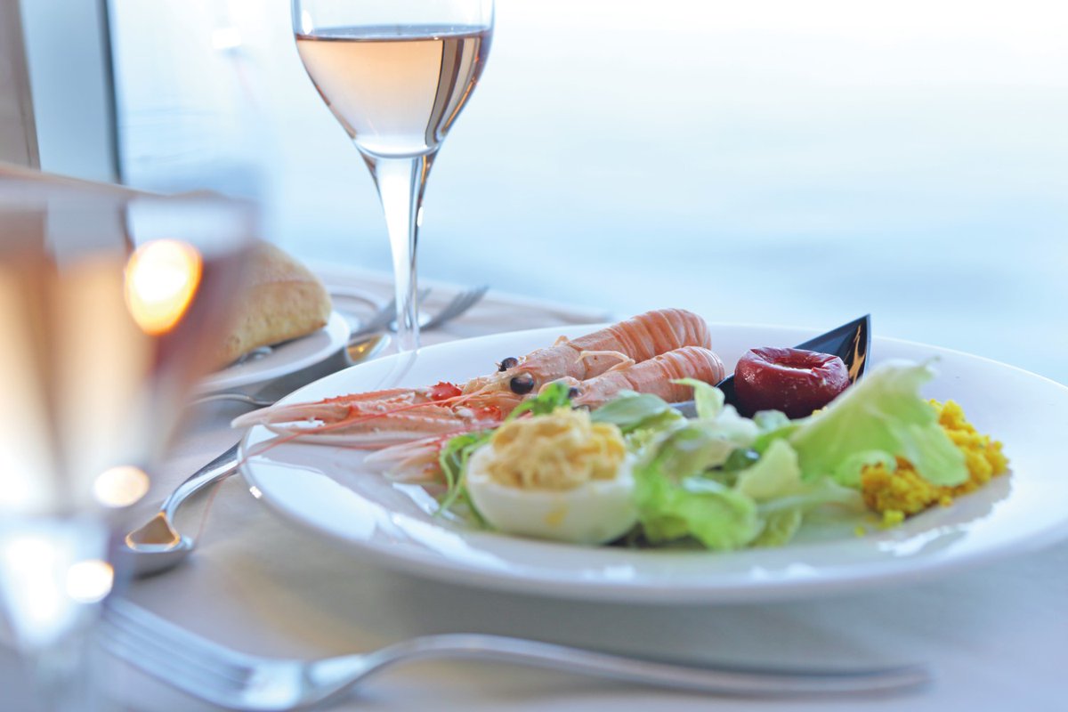 discoverferries's tweet photo. Sail away for Valentine's on a 3-night cruise to Spain with @brittanyferries. Relax on board and enjoy a few hours exploring the Cantabrian city of Santander before returning to the UK.  #valentinescruise #sailaway #romanceisalive #ferrry #spain #portsmouthtosantander 🛳🥂💕🇪🇸 https://t.co/ae7Bn5doVj