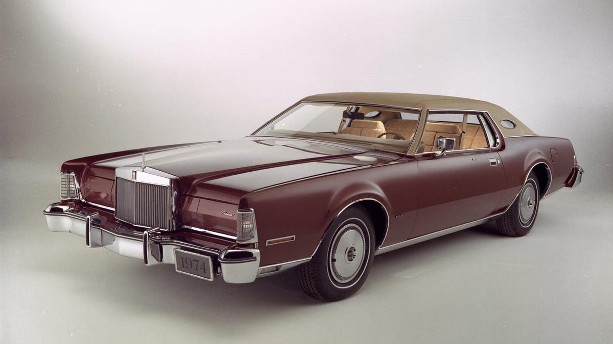 What 50-Year-Old Would You Daily Drive Today? jalopnik.com/what-50-year-o… #lincolnmotorcompany #suv