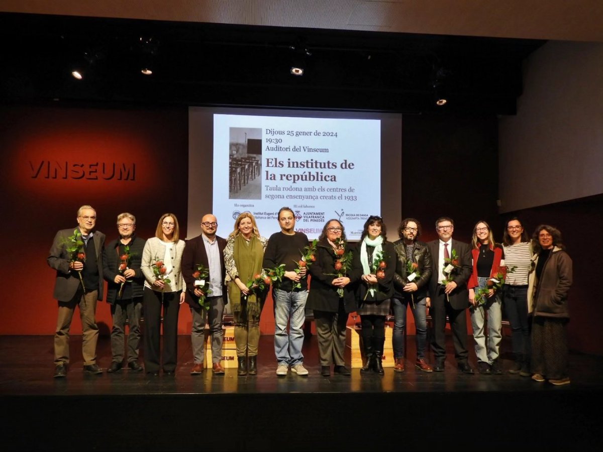 Ins_Eugeni's tweet photo. El dia 25 es va celebrar l'acte "Els instituts de la República".

La crònica detallada i més fotos a: https://t.co/TvN6BhDVoJ

@vinseum @escoladansaassumptatrens
@jowasadurni
@insmilabcn 
@inspedralbes @ins_isaac_albeniz @gemma_romeu

#EdOrs
#penedès
#vilafranca https://t.co/rMYRyQhvLS
