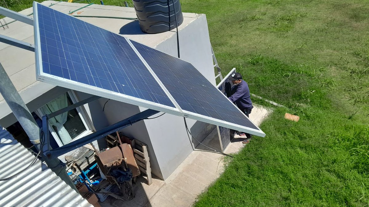 MinSPcba's tweet photo. Evaluación de daños en la Escuela Nicolás de Avellaneda.🏫

📍Visitamos la escuela, ubicada en el paraje Colonia Santa Rosa a 40km de Laboulaye, para evaluar los daños producidos por las últimas tormentas en el sistema solar fotovoltaico. https://t.co/teQ8Cu7rdw