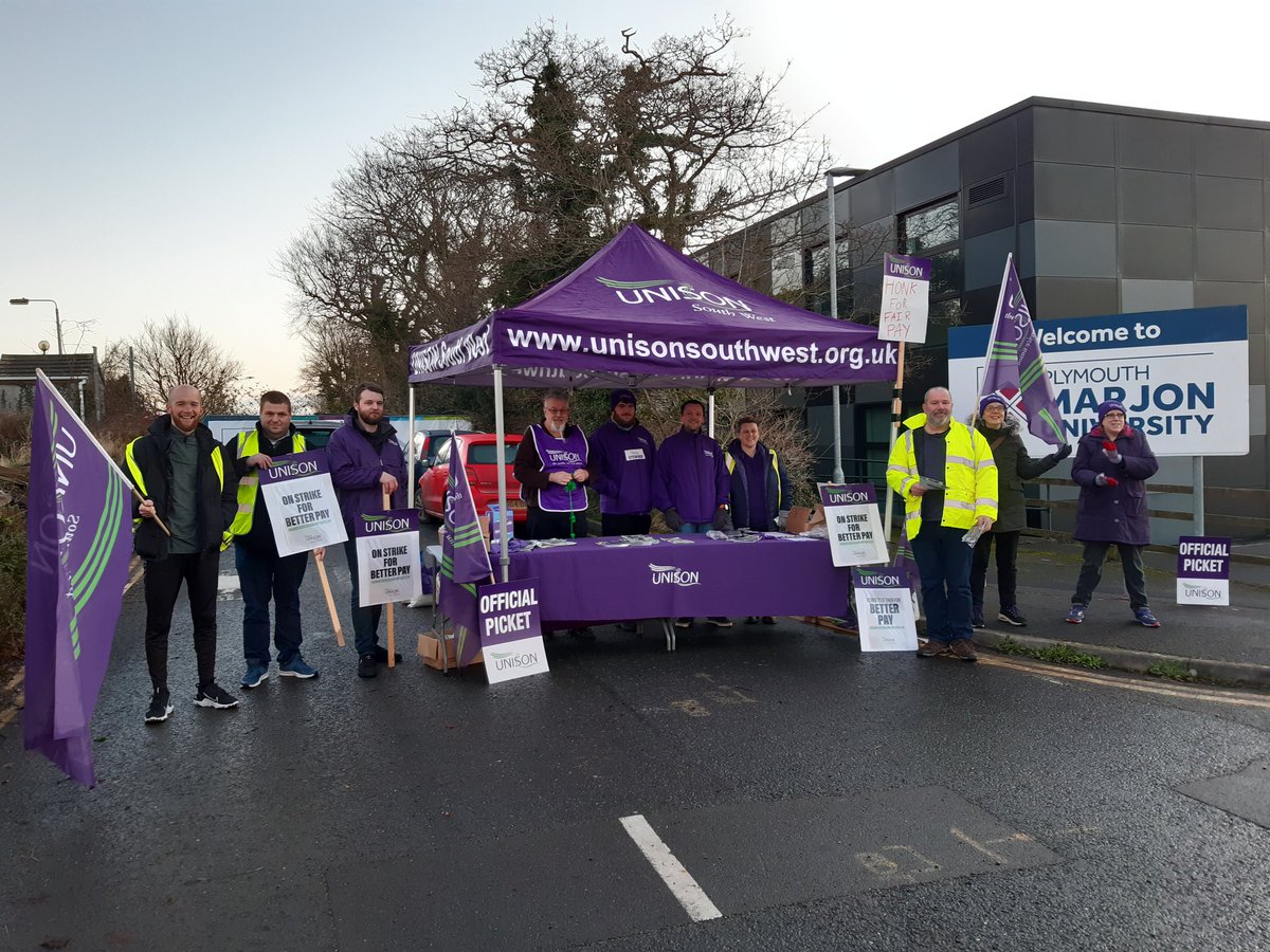 simon_wintle's tweet photo. I was proud to stand with Marjon Uni Plymouth professional services staff on their 2 strong picket lines today. Striking for a fair pay rise as cost of living continues to exceed wage rises. #RisingForBetterPay #CostOfLivingCrisis https://t.co/wn0IaJFDt7