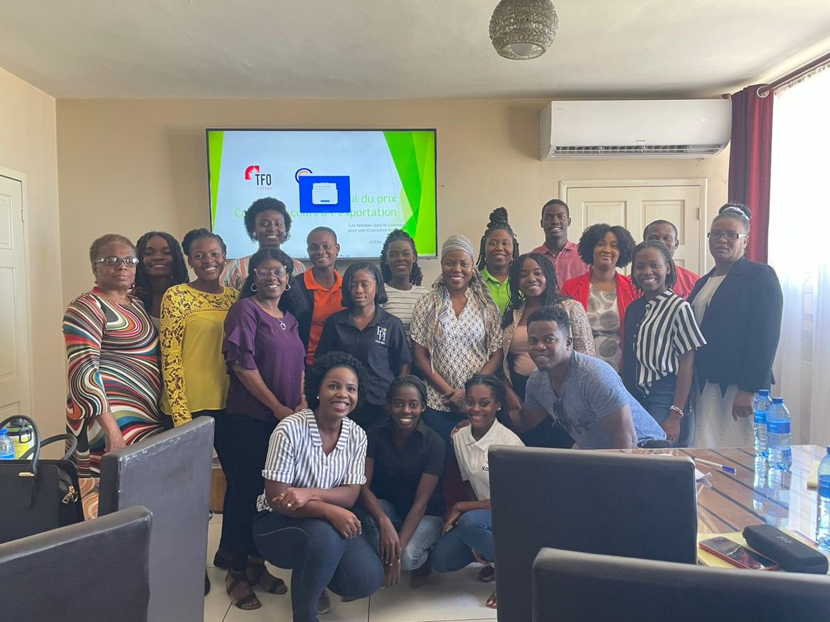 ccfeh's tweet photo. Formation sur la préparation à l’exportation organisée par TFO CANADA en partenariat avec la CCFEH.
La Présidente de la CCFEH, Mme Daniella Jacques, a aussi pris un moment spécial pour saluer chaleureusement les participantes.
#CCFEH #TFOCANADA #FemmesEntrepreneures #Exportation https://t.co/KMlyeeQuAo