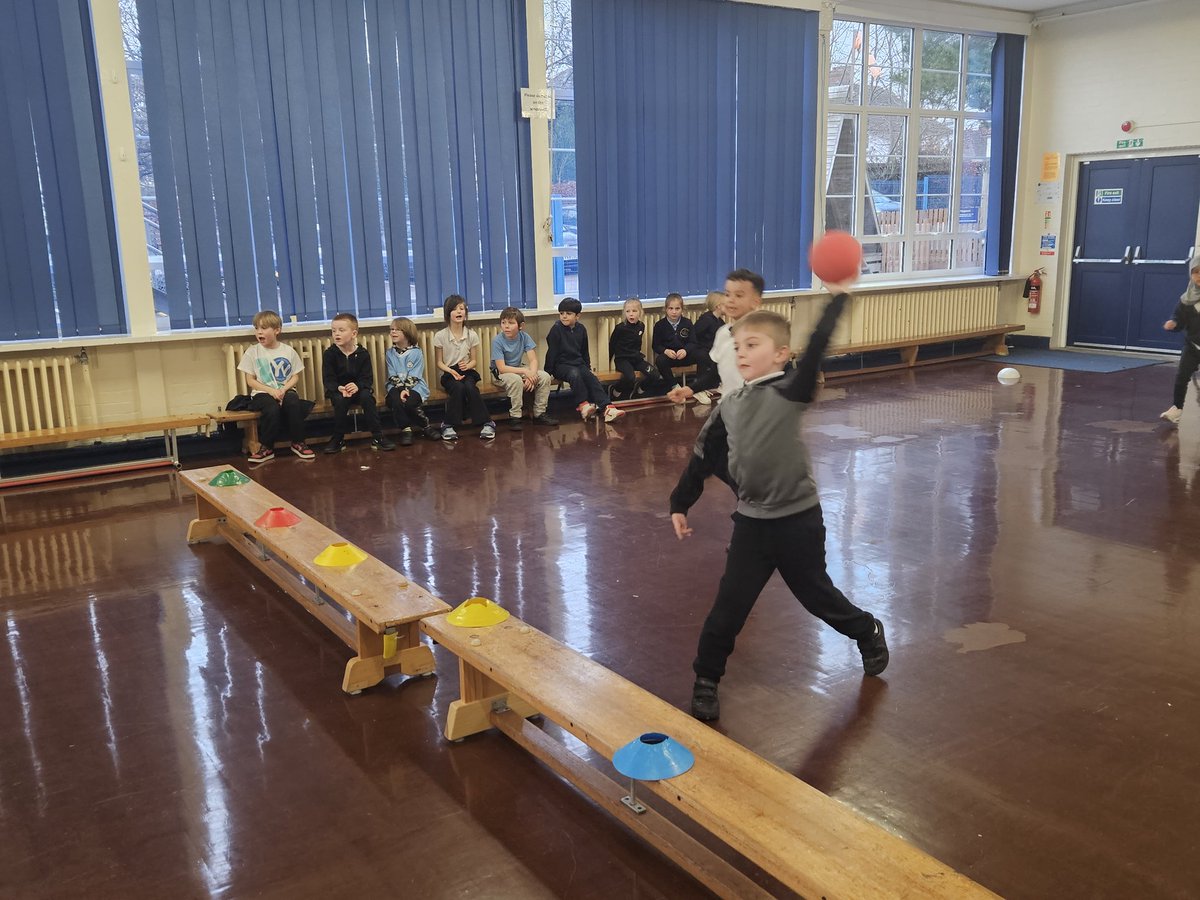 BatsBCP's tweet photo. In PE, we played protect the princess in dodgeball! @BeechesCP @BeechesSports https://t.co/uThvVo0cbA