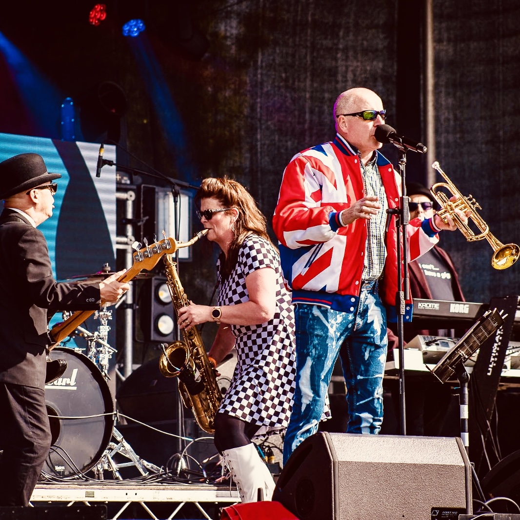 thenightowlbham's tweet photo. Hey you! Don't watch that, watch The @Skabucks LIVE!🎷

This Saturday Skabucks are here🙌 Tickets are running low so don't hang about!

Grab yours here: https://t.co/eQ3yCgCQiZ https://t.co/5sozNGiCo9