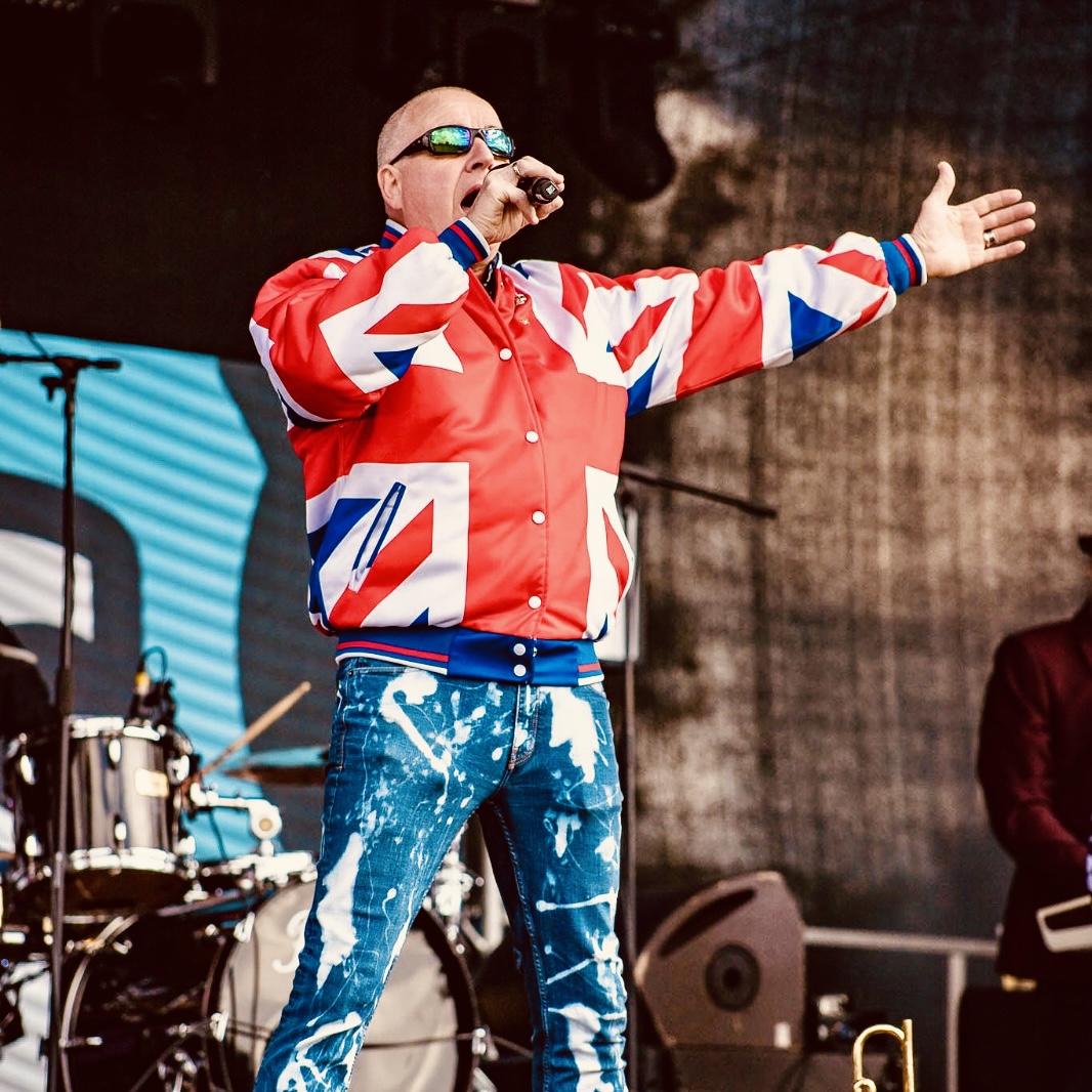 thenightowlbham's tweet photo. Hey you! Don't watch that, watch The @Skabucks LIVE!🎷

This Saturday Skabucks are here🙌 Tickets are running low so don't hang about!

Grab yours here: https://t.co/eQ3yCgCQiZ https://t.co/5sozNGiCo9