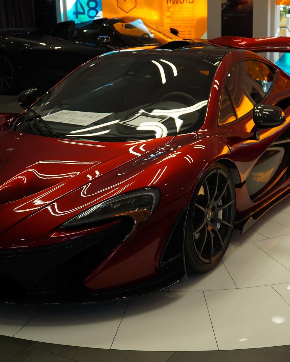 metroTM33's tweet photo. #McLaren #P1 #Volcanored https://t.co/2EBWETe1n5