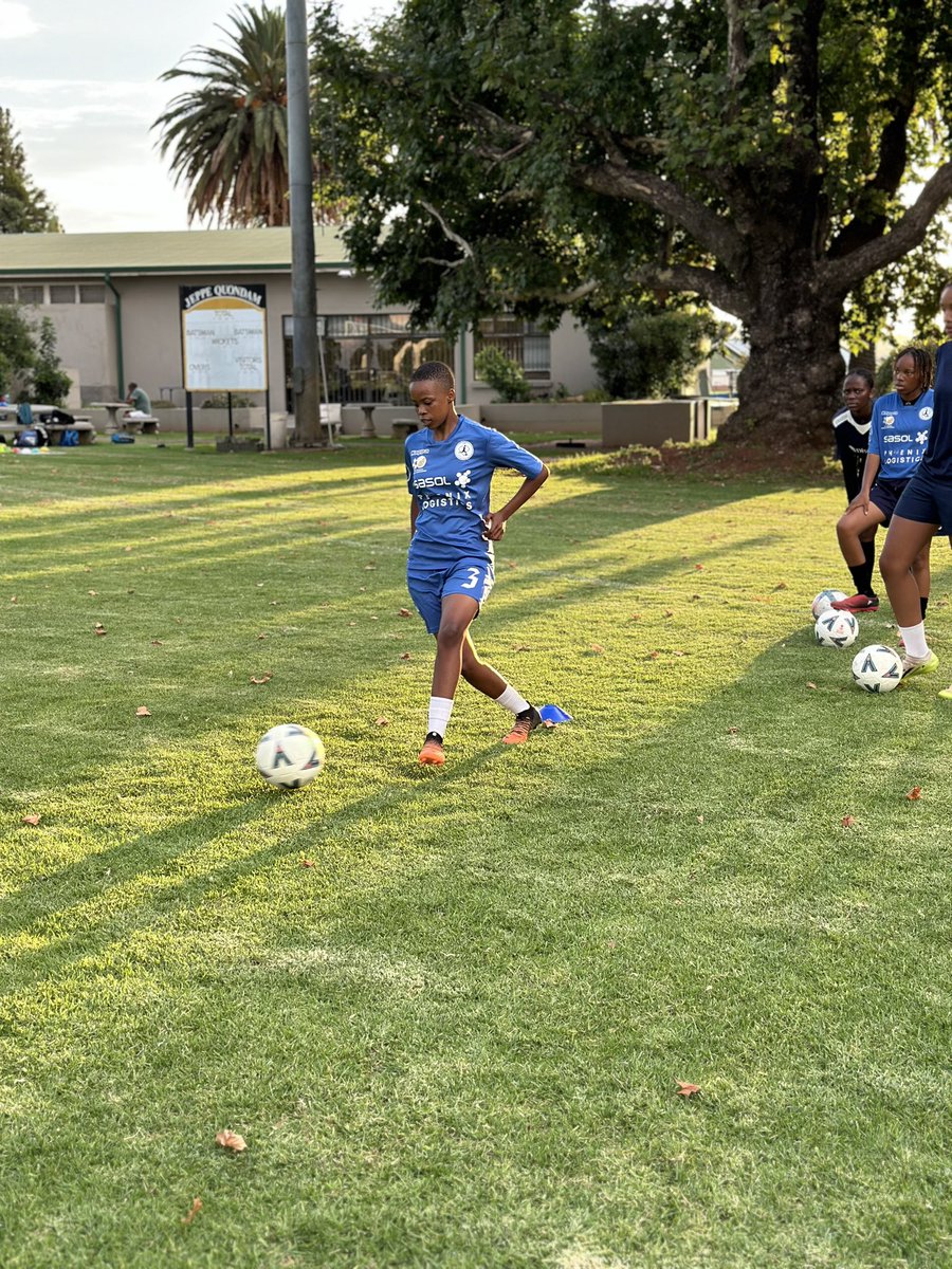 JVWGirlsFootbal's tweet photo. Day in and Day out ⚽️

#wearejvw #jvwdevelopment https://t.co/wtDX2uVNIn