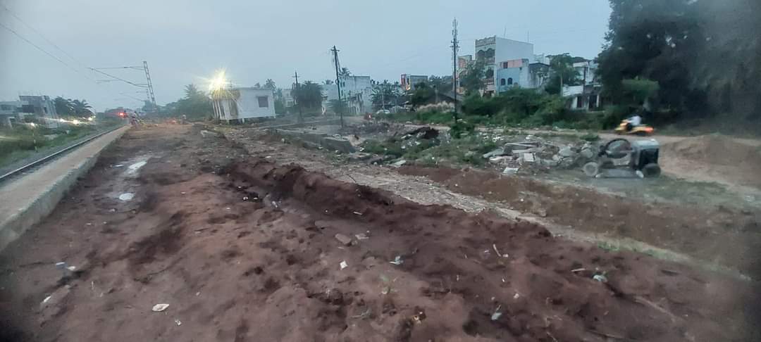 ManojMahakud3's tweet image. #Developement of Tekkali Railway Station under Progress
#Tekkali
@EastCoastRail @DRMWaltairECoR @RailMinIndia 
@DRMKhurdaRoad 

Cc
@OdishaRail