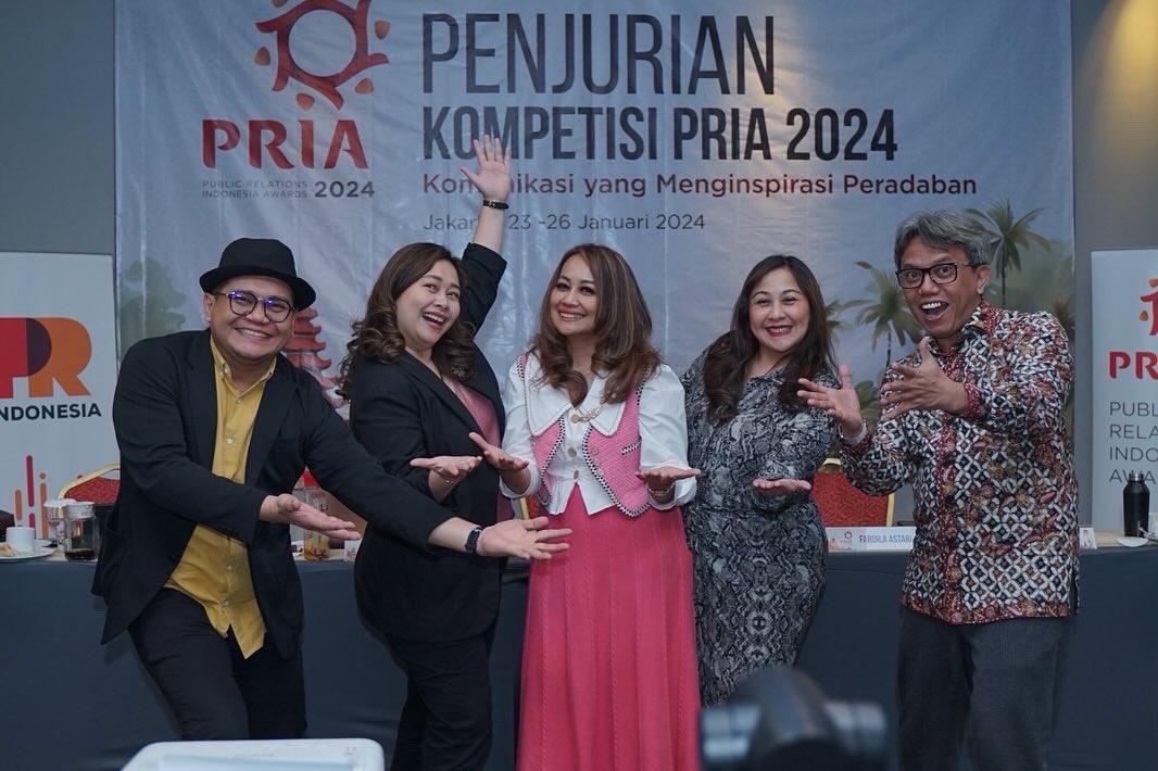 vera_makki's tweet photo. It’s always a pleasant to work behind the scene as part of board of judges at the Public Relations Indonesia Awards (PRIA), making sure companies have success stories to tell and be recognized. https://t.co/KqfO3jX3j1