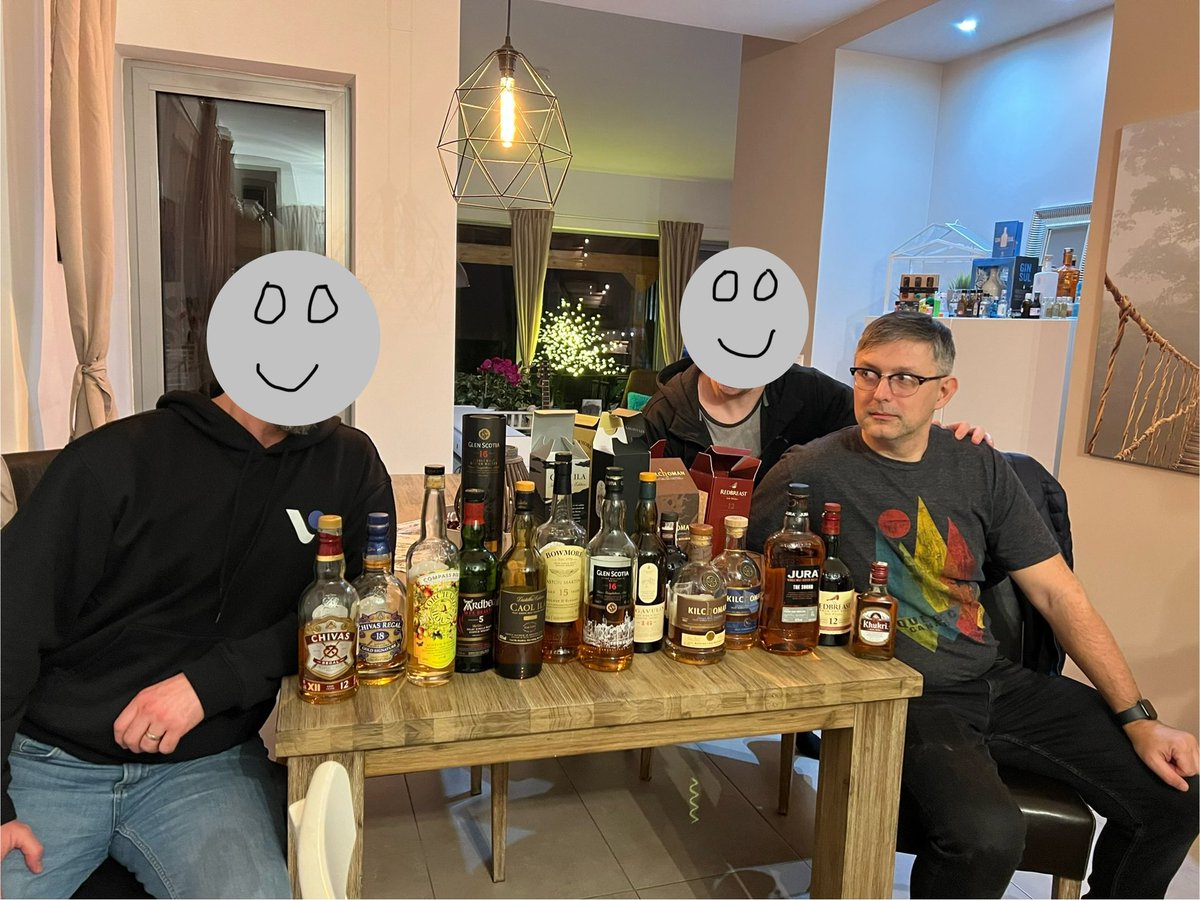 Došo mi frend da ga upoznam s osnovama whiskyja. Ja izvadio zbirku za kušanje da mu objasnim glavne smjernice kod kušanja. Što da kažem učenik odličan.