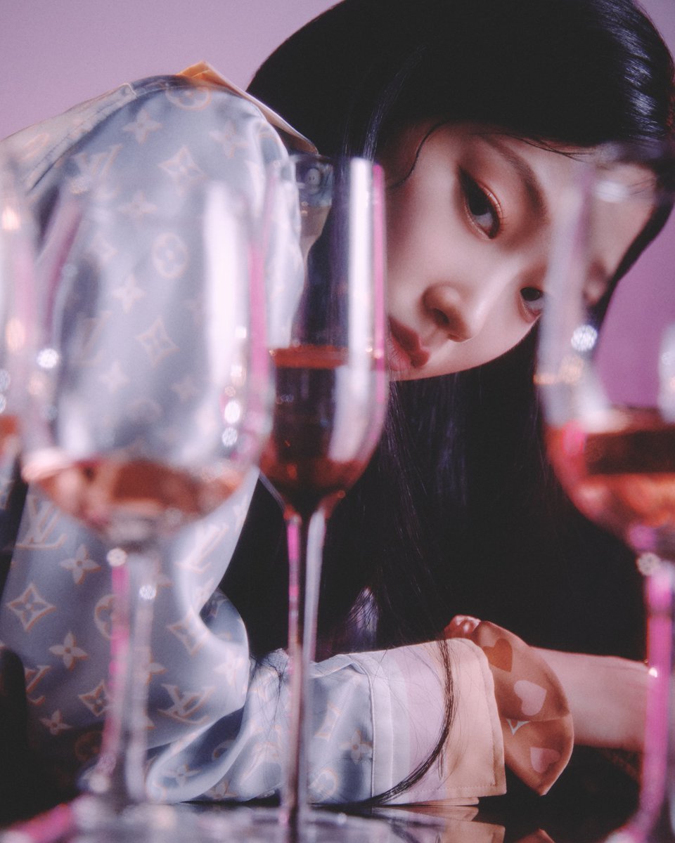 LE SSERAFIM 3rd Mini Album 'EASY'
CONCEPT PHOTO
BALMY FLEX
#KAZUHA #카즈하

weverse.io/lesserafim/med…
2024.02.19 6PM (KST)

#LE_SSERAFIM #르세라핌
#LE_SSERAFIM_EASY #MakeItLookEasy