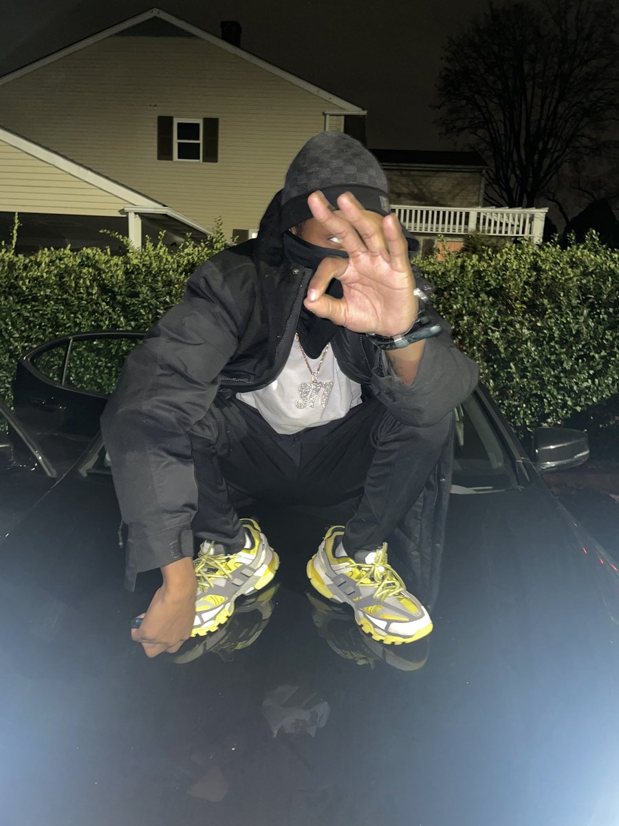 stackinglor10's tweet photo. Niggas know wassup https://t.co/MbsZc6f0ie