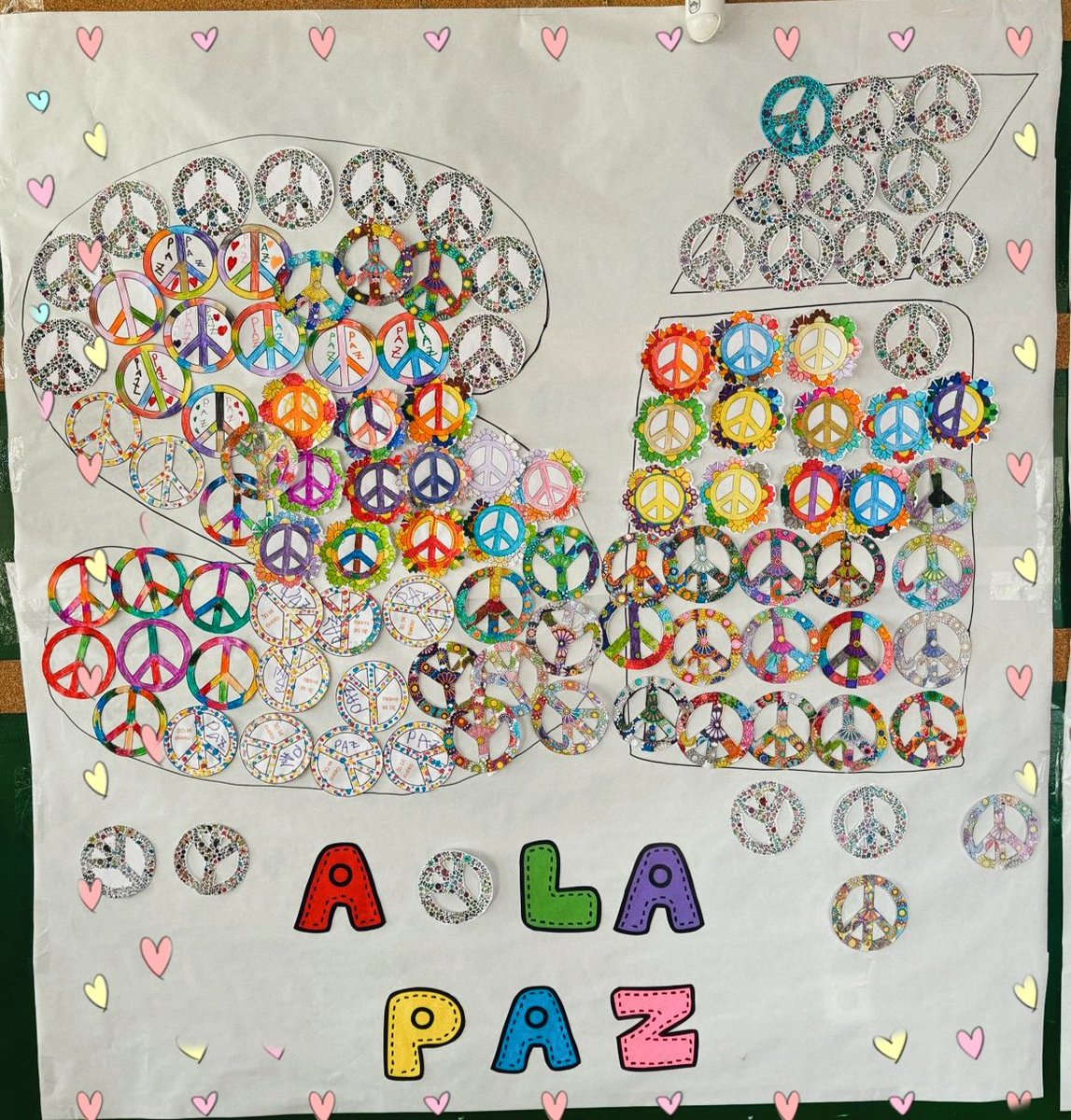 DelibesCeipNava's tweet photo. Un año más seguimos celebrando el día de la Paz 🕊️. Desde el CEIP Miguel Delibes deseamos que todo el mundo pueda disfrutar de la Paz y vivir en un mundo tranquilo y sin violencia. https://t.co/K1DFJTVwvc