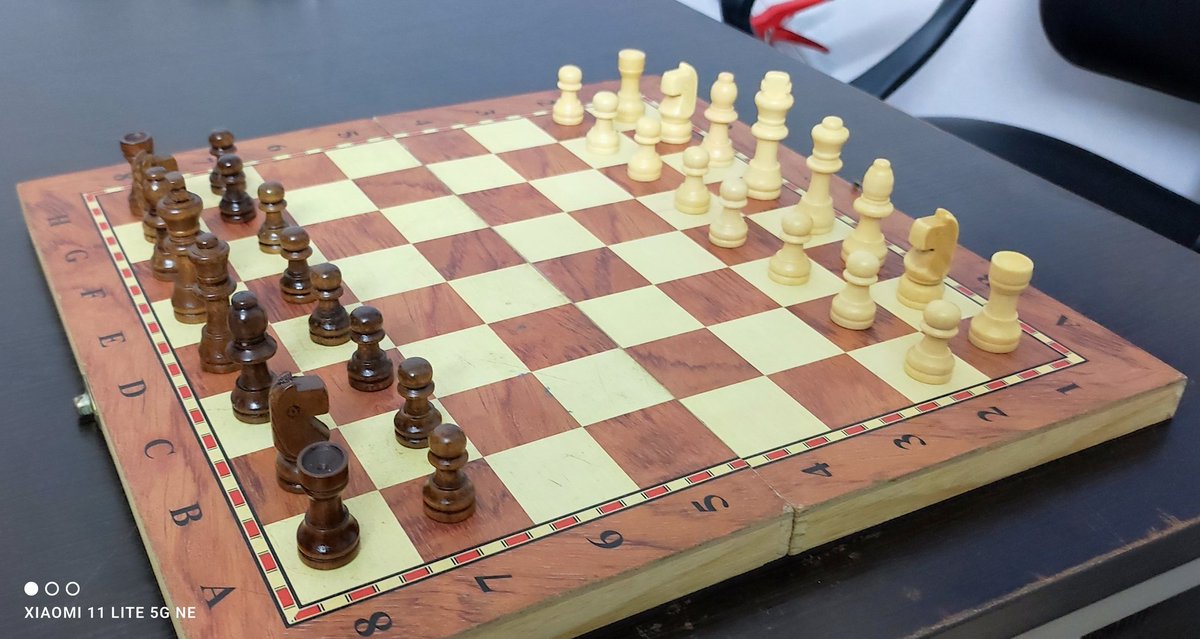 TarekOst's tweet photo. Torneo de ajedrez a nivel de oficina 🤓 https://t.co/nfLhlfFv8l