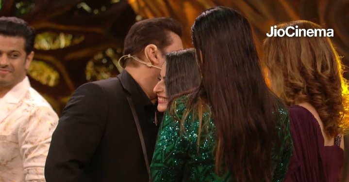 AishFanclub_'s tweet image. Love love and love♥️🫶

#AishwaryaSharma #NeilBhatt #Neiwarya #BB17GrandFinale #BiggBoss17GrandFinale