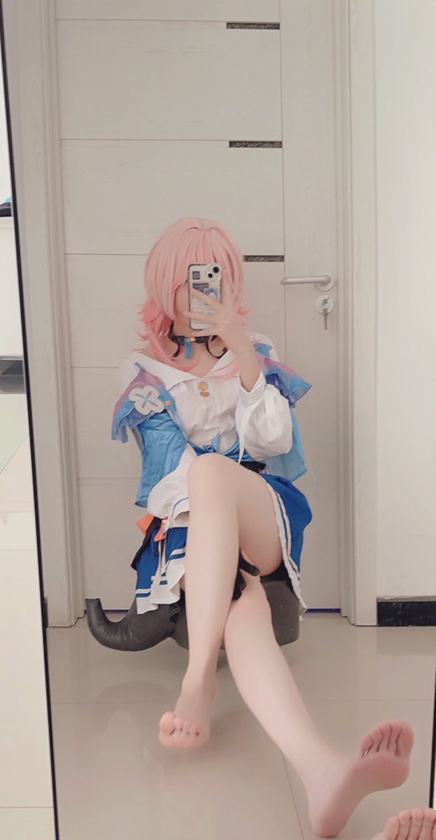 车窗外 这夜色 流光溢彩😎 https://t.co/5BWoRY8Sdx