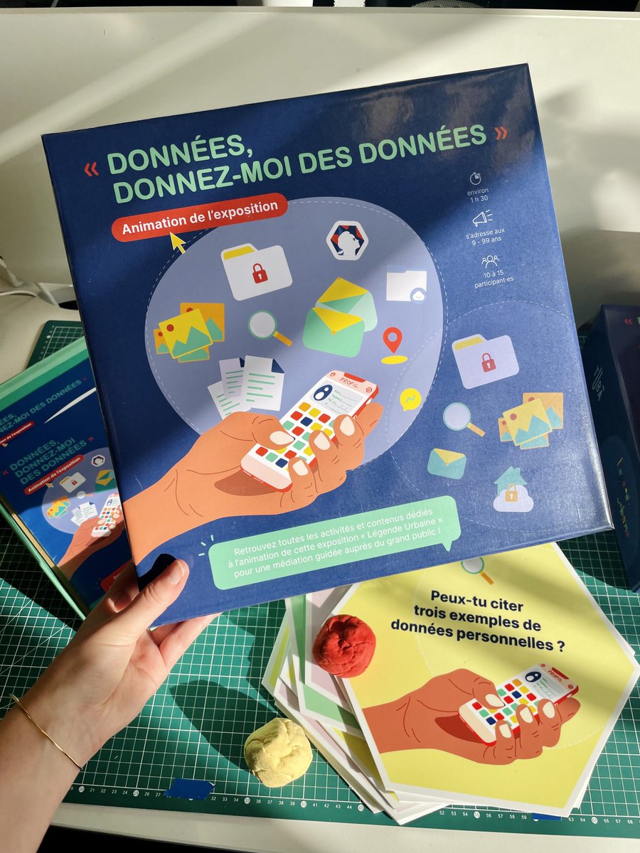 🔍 COMPRENDRE LES TRACES QUE L’ON LAISSE SUR INTERNET ET APPRENDRE À SE PROTÉGER ! 💛 Quelques images de la séance de prise en main de l'exposition 'données, donnez-moi des données', organisée pour les enseignants du @grandlyon au sein de nos locaux à @tuba_lyon !