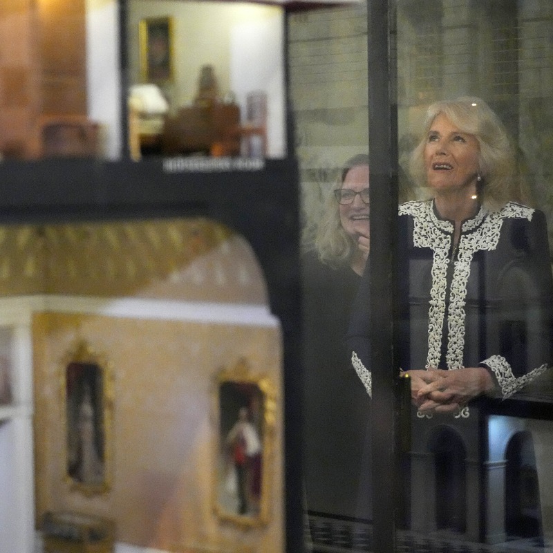 RoyalFamily's tweet photo. “These new books highlight the incredible richness of twenty-first century literary talent.”

The Queen has welcomed authors, illustrators and binders involved in creating special miniature books in celebration of the centenary of Queen Mary’s Dolls’ House.