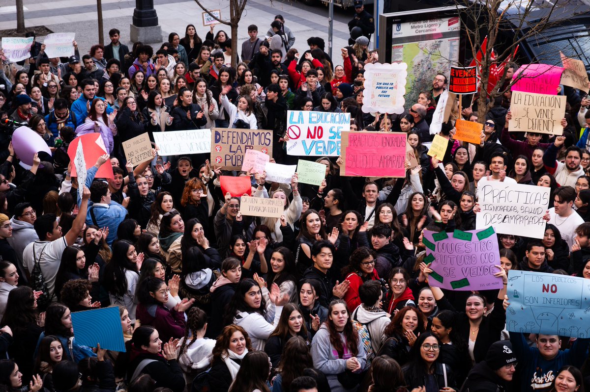 BeaBorrasv's tweet photo. Qué orgullosa me hace sentir Madrid cuando lucha por sus derechos❤️ https://t.co/4q12E0r16X