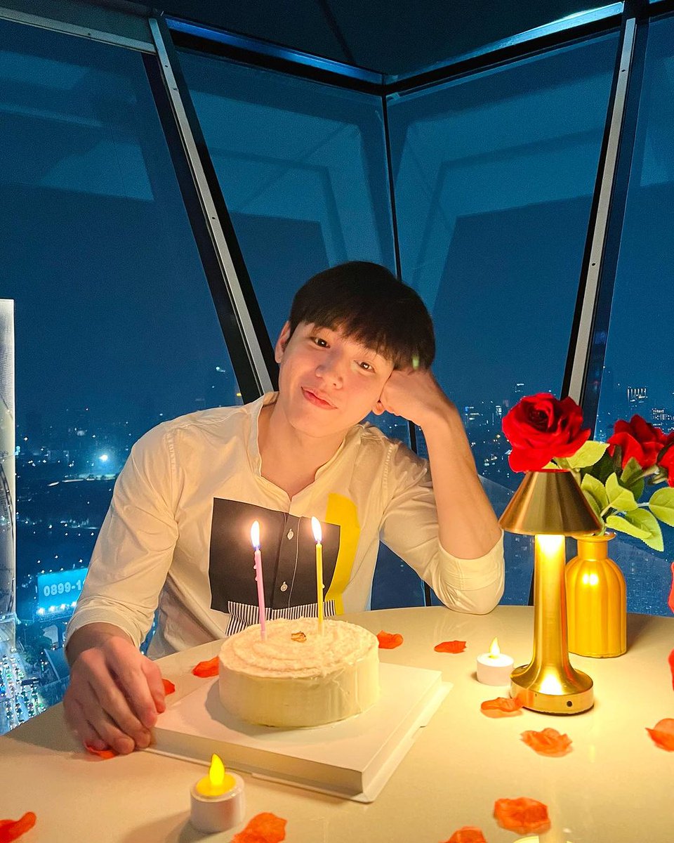 #Happy31stNewwieeDay
IG #Newwiee Update 💝✨️