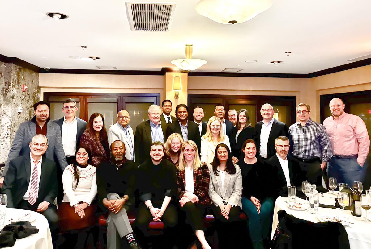 ToYourHealthDrG's tweet photo. Transforming our careers while transforming healthcare! This group of physician superstars right here! 👆 I am incredibly humbled to have spent the last 2 years with these incredible physician leaders. Thx @EndeavorHlth for partnering with @PhysiciansLead! https://t.co/boqaNU2vbP
