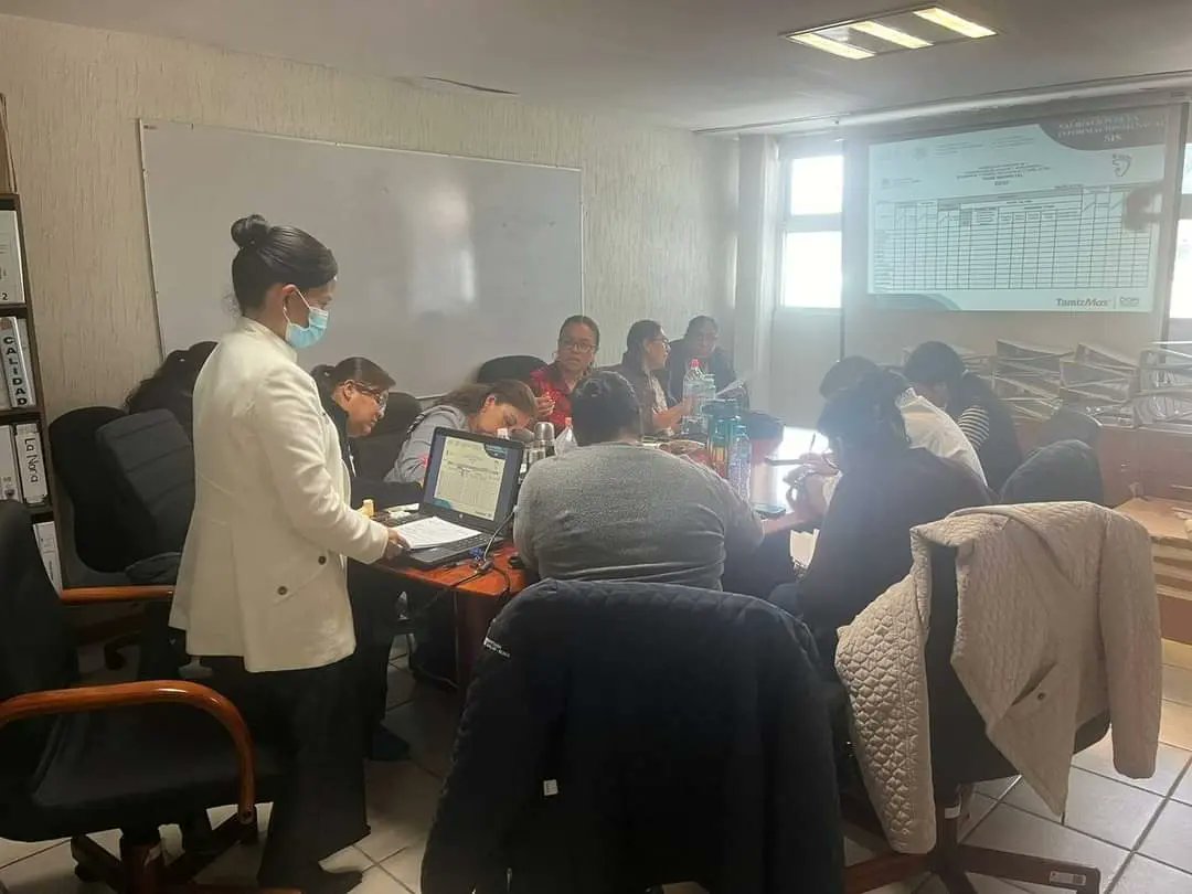 Se llevó a cabo una capacitación para #Enfermeras en el #TamizMetabólicoNeonatal, fortaleciendo la detección temprana y tratamiento oportuno de posibles trastornos en #ReciénNacidos. ¡Por un crecimiento y desarrollo óptimo! 👶💙 #CONTIGO #Salud