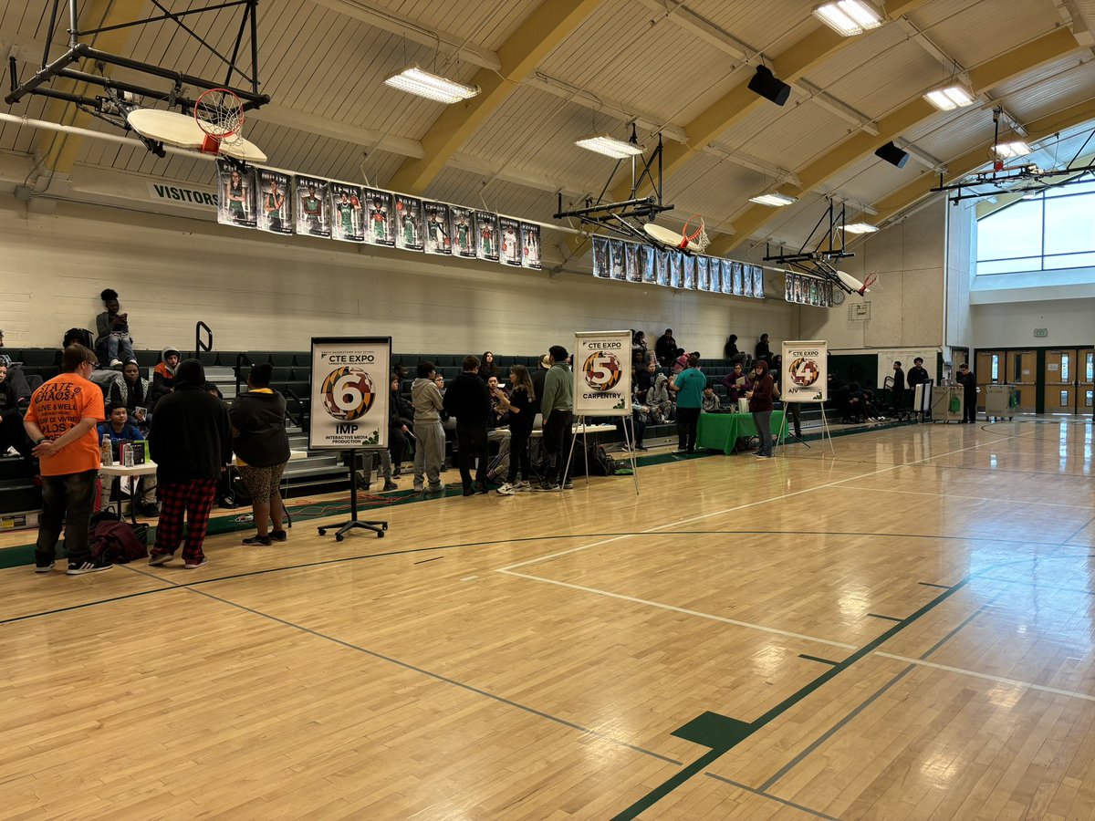 We're excited to host our CTE showcase for our 9th graders! CTE teachers share about their programs as students learn about their completer options #rebelpride #webleedgreen #wcpsmd