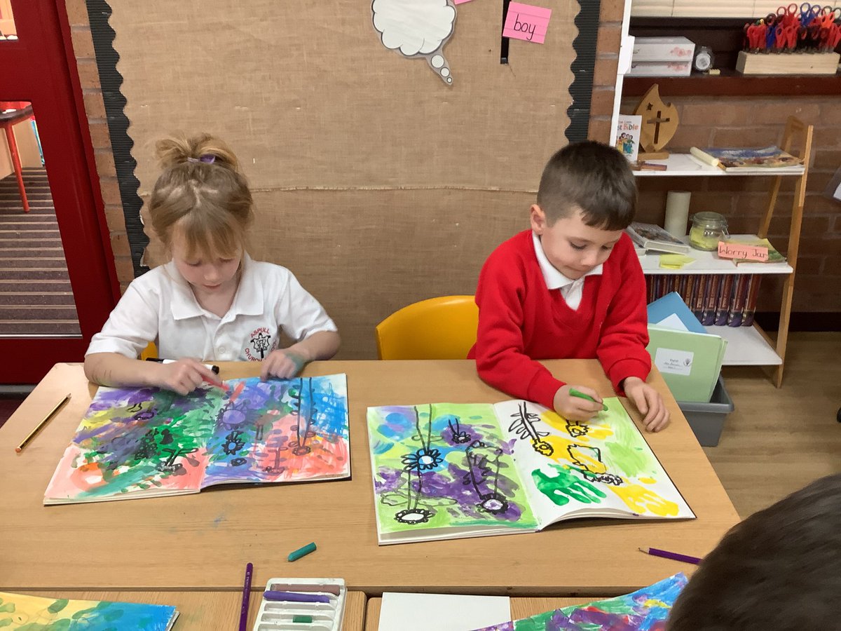 Class1Aspull's tweet image. We drew flowers and plants using pencils over our prints. Then we went over the drawings with black pen. Finally we worked chalk into the background areas. What beautiful pieces of art we’ve created #acpsart
