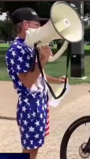 Kim43688549's tweet photo. Simon's rumored to be on the way! 
#borderconvoy 
#BoArderConvoy
#FreaksWithFlags https://t.co/Tva8n3oSSY