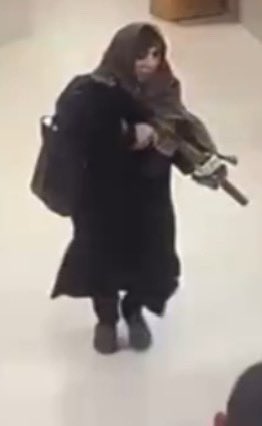 claudeelkhal's tweet image. Des militaires en habits civils entrent dans un hôpital à Gaza et tuent plusieurs patients.

S’ils étaient palestiniens, on aurait crié au scandale. Mais comme ils sont israéliens, c’est héroïque.

L’hypocrisie occidentale est telle qu’il faudrait un nouveau mot pour la décrire.