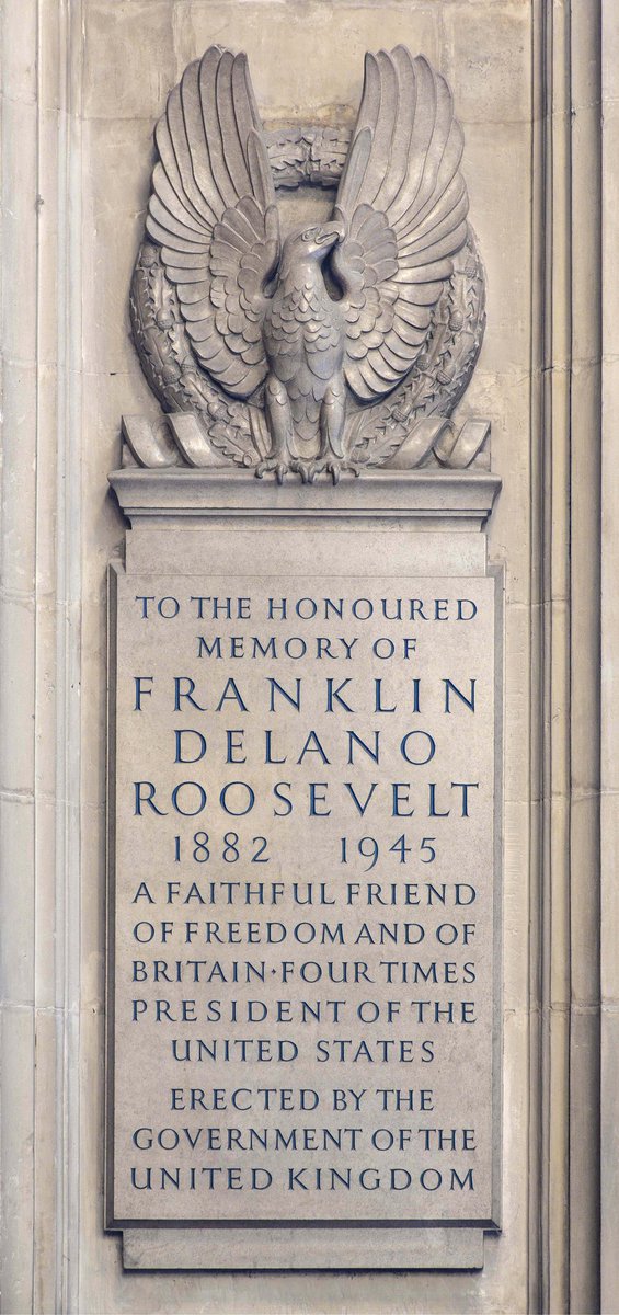 #FranklinRoosevelt è nato #oggi nel 1882.

 Entrato in politica nel 1910, divenne presidente degli Stati Uniti per quattro mandati nel 1932. Il suo memoriale, il primo di un leader straniero nell'Abbazia, fu inaugurato nel 1948.