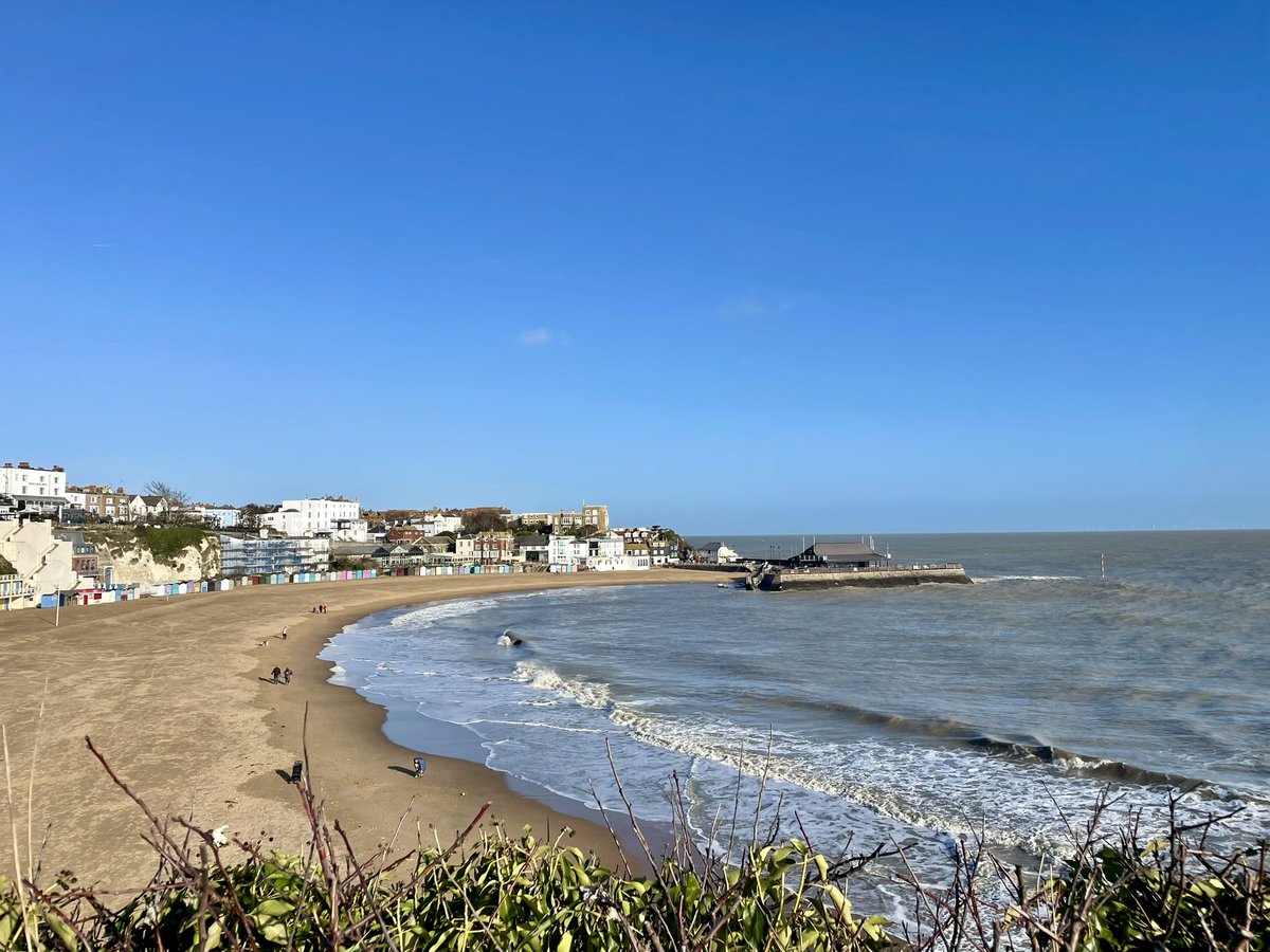 frankbatt's tweet photo. Brilliant Broadstairs โฆ #planetThanet
#ManofKent https://t.co/FYoH0Ze80t