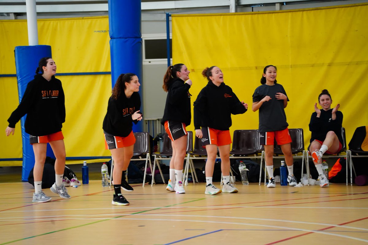 safaclaror's tweet photo. RESULTATS | 🏆 1a. Territorial Sènior Femení
@JoventutLCorts 4️⃣4️⃣
#SenBFem 4️⃣6️⃣
💬 Victòria de mèrit i molt treballada, al camp d'un dels equips més potents. Sabíem ens exigiria estar connectades i hem estat capaces de sortir amb aquesta mentalitat.
#SafaClaror | #ForçaSafa https://t.co/hvkGkhjHUO