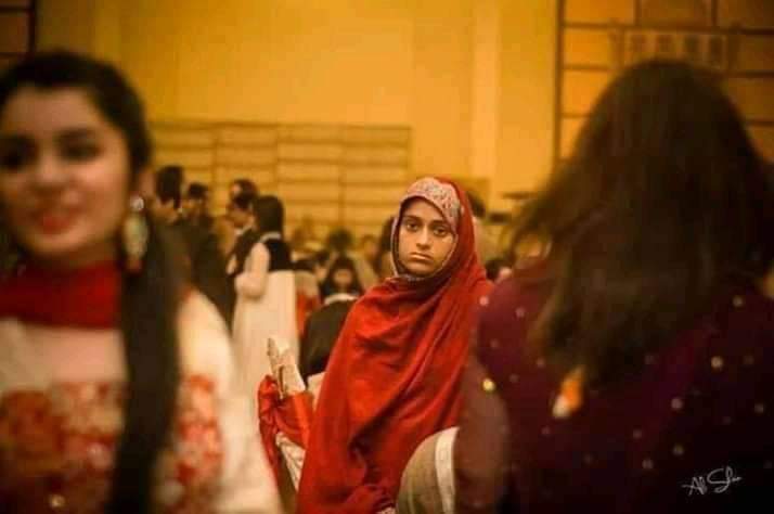 میں نے انسانوں کی بھیڑ میں کچھ انسانوں کو ترستے ہوئے بھی دیکھا ہے