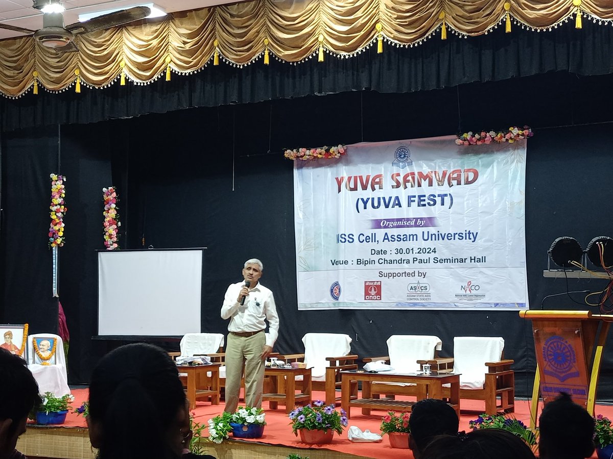ChayanikaBora7's tweet photo. Snaps from YUVA Fest organised by NSS cell, Assam University Silchar, supported by ONGC, ASCS along with NACO 
#youvafest #assamuniversity #nss #nssindia #youthaffairs #notmebutyou
@Anurag_Office @ianuragthakur @_NSSIndia @YASMinistry https://t.co/pWydplnrjN