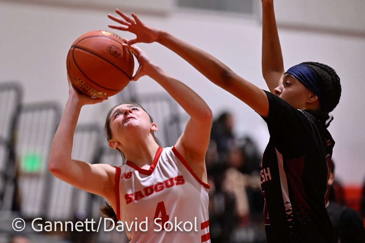 Saugus girls basketball defeats Lynn English, 52-36 @SaugusSachemsAD @WickedLocal PHOTOS:wickedlocal.com/picture-galler…