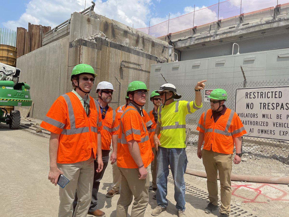 This morning ⁦our Owner, <a href="/SaraCroke/">Sara Croke</a>⁩ drove the newly opened N-bound #BuckONeillBridge.  Here, our Mets meet with Supt. Randy ⁦<a href="/ClarksonBuilds/">Clarkson Construction</a>⁩. How exciting to be a Private WX Consultant!  #KC