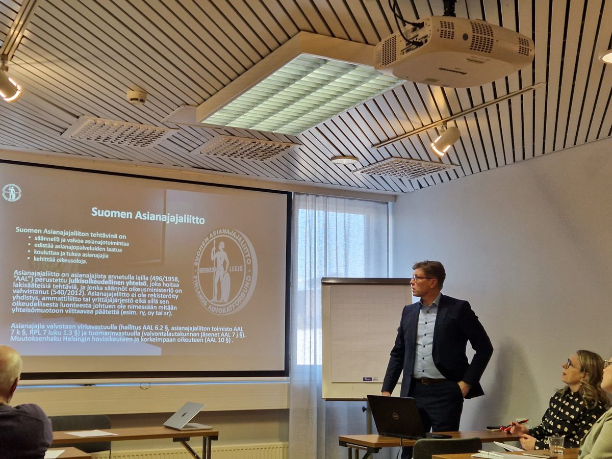Eero-Pekka Uotila (@eepeeuotila) on Twitter photo Asianajajaliiton Keski-Suomen osasto oli tÀnÀ vuonna nopein vuosikokouksen jÀrjestÀjÀ. TÀstÀ alkoi melkoinen road show, mutta on etuoikeutettua edustaa Asianajajaliittoa nÀissÀ tilaisuuksissa ja tosi mukava tavata kollegoita ympÀri Suomea <a href="/Asianajajat/">Suomen Asianajajat</a> Asianajajaliiton Keski-Suomen osasto oli tÀnÀ vuonna nopein vuosikokouksen jÀrjestÀjÀ. TÀstÀ alkoi melkoinen road show, mutta on etuoikeutettua edustaa Asianajajaliittoa nÀissÀ tilaisuuksissa ja tosi mukava tavata kollegoita ympÀri Suomea <a href="/Asianajajat/">Suomen Asianajajat</a>