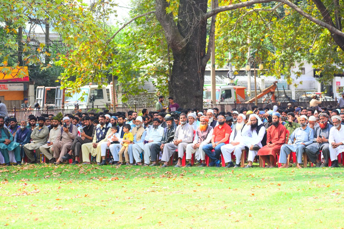 Gujjar Bakerwals of Jammu &amp; Kashmir started protesting against the Union govt's decision to include upper caste Paharis in the scheduled tribe list in 2021 and since then we're continuously protesting against the anti tribal bill &amp; demand it's rejection.
#NOSTStatusToUpperCastes